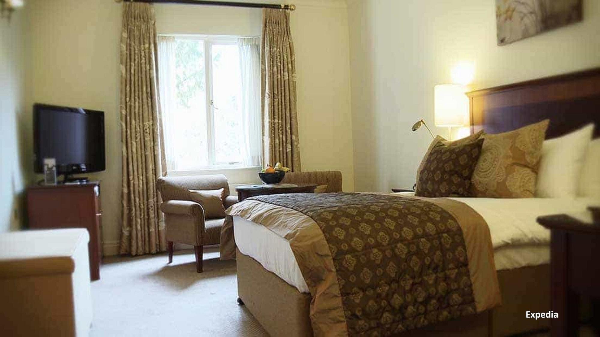 Audleys Wood Hotel, Отель 4*