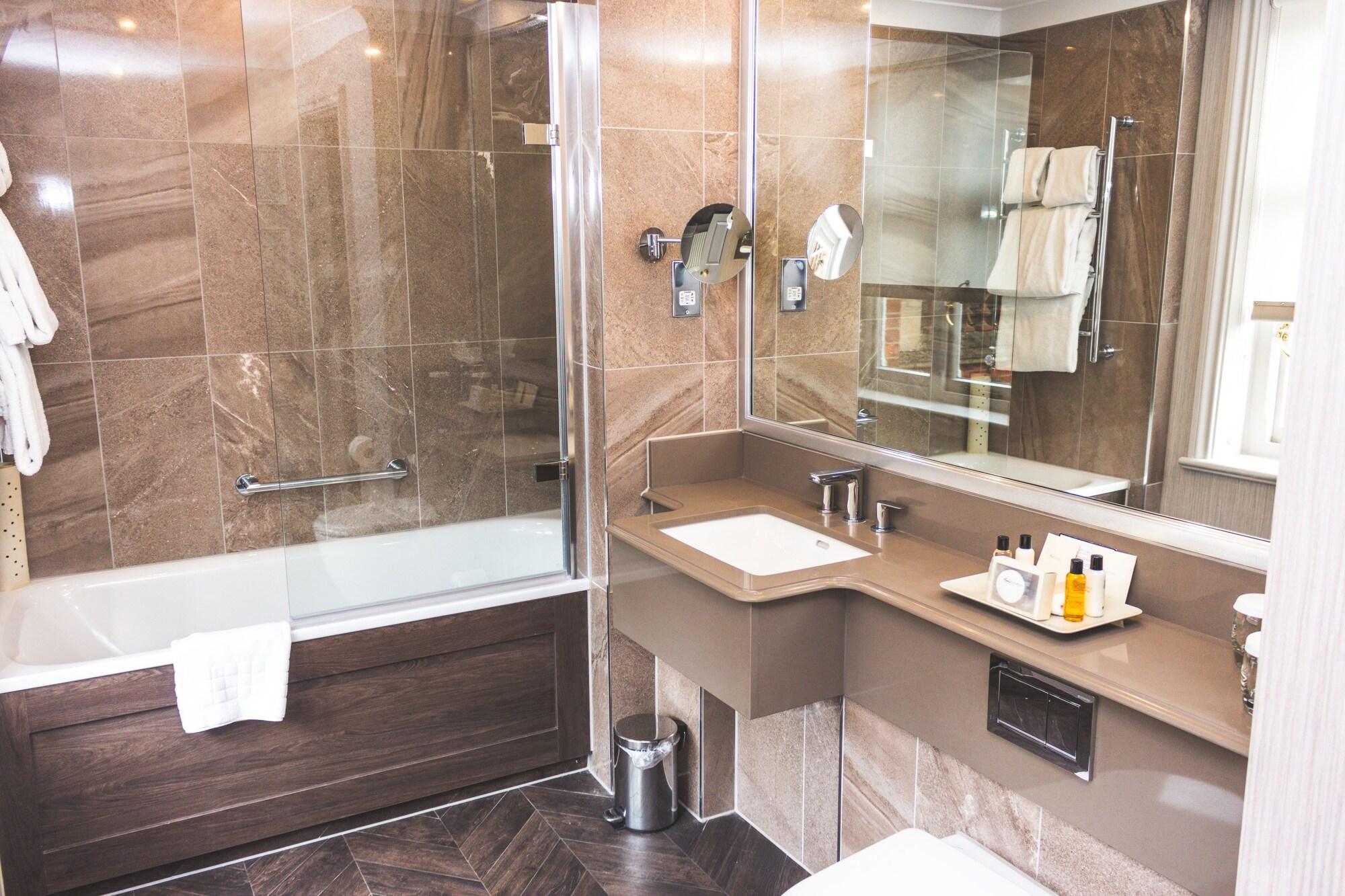 Audleys Wood Hotel, Отель Бэйсингсток