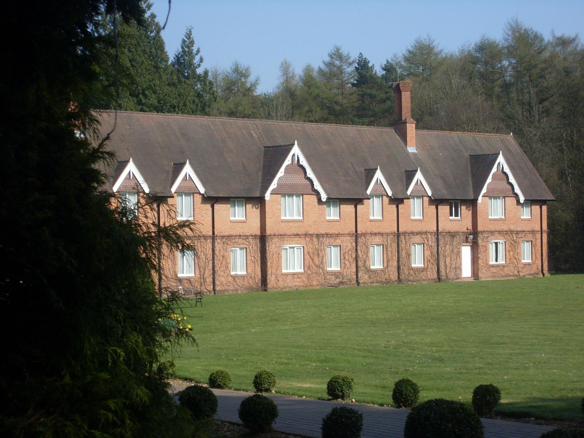 Отель Audleys Wood Hotel, Бэйсингсток